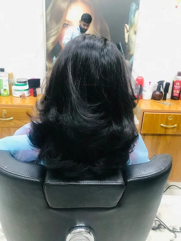 inspire stylish saloon