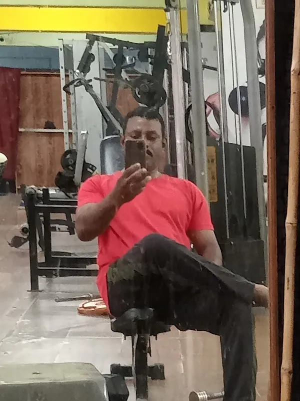 Max Muscle Gym and fitness studios