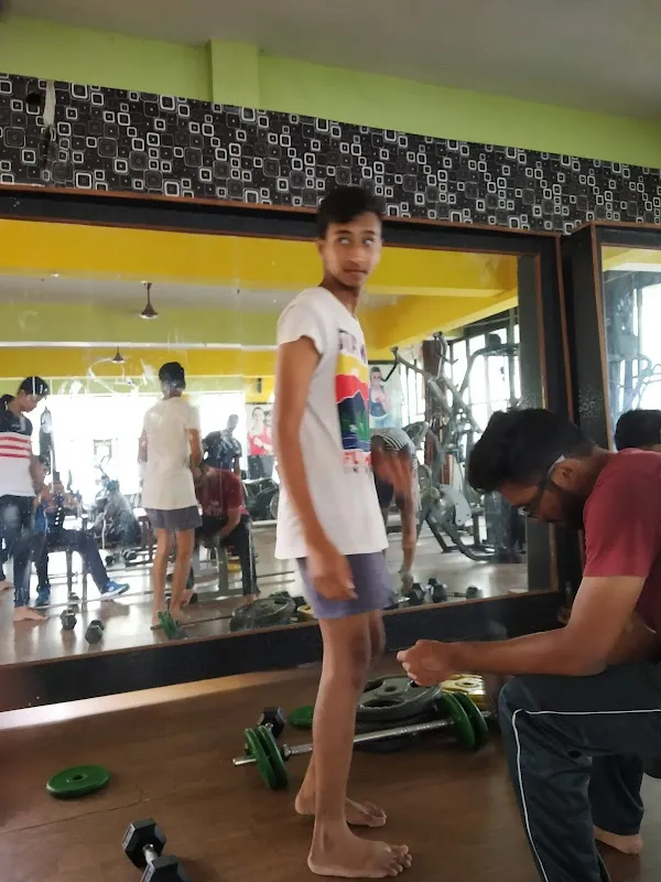 Max Muscle Gym and fitness studios