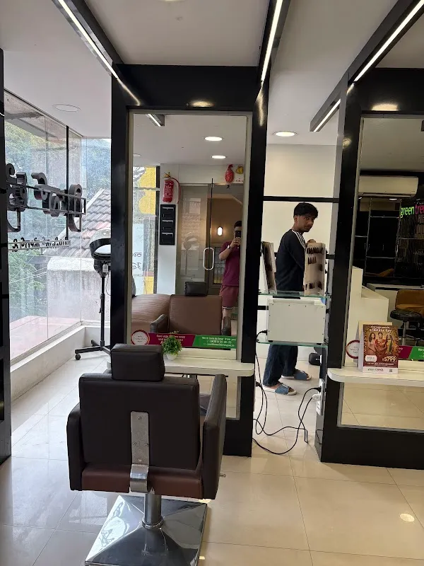 Green Trends Unisex Hair & Style Salon - Mathikere