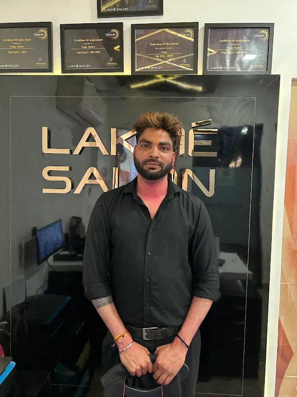 Lakme Salon For Him and Her in Vikas Nagar,Kanpur