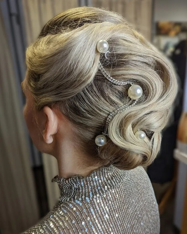 Robert Laurence Hair Studio