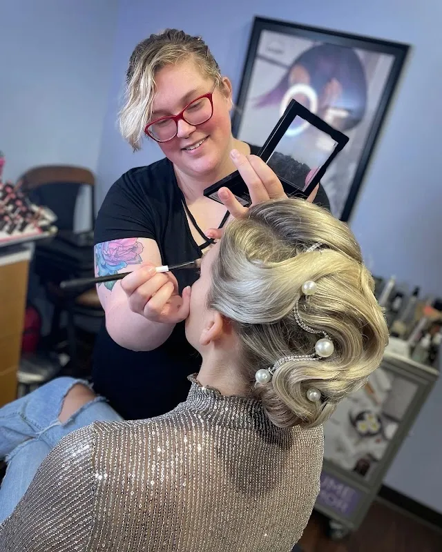 Robert Laurence Hair Studio
