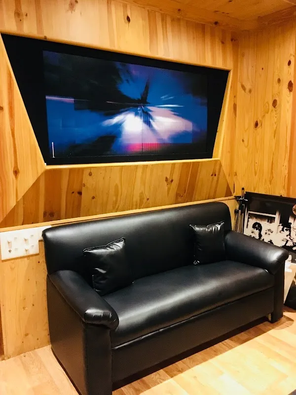Pinch Harmonics studio
