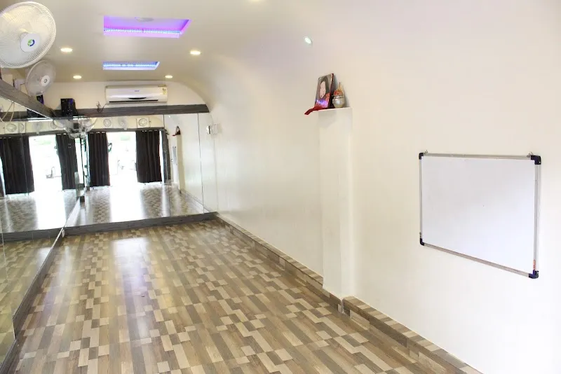 Vanya's Dance Planet| Dance & fitness Studio Indore| Drawing| Chess| Music| Gymnastics| Karate| Summer camp in Indore