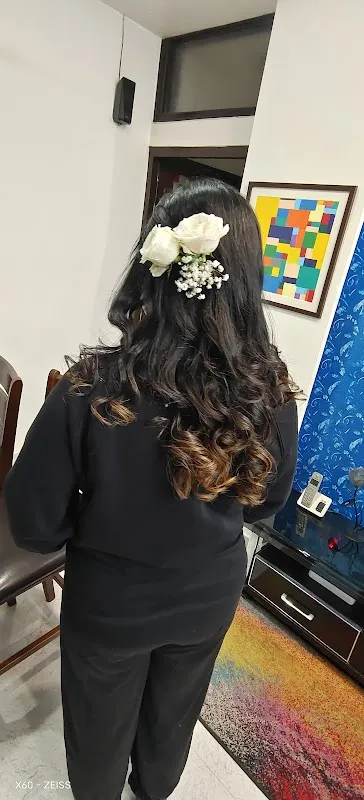 Hairdesigner and freelance hairstylist