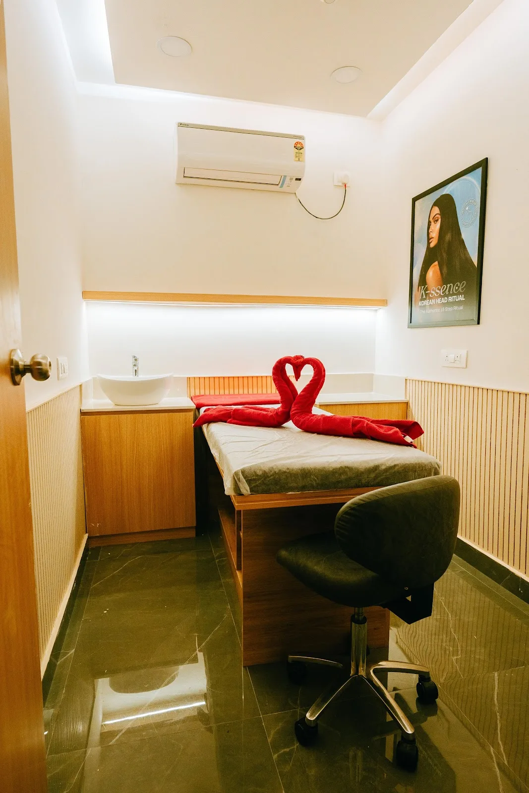Lakme Salon For Him & Her Nallgandla, Hyderabad