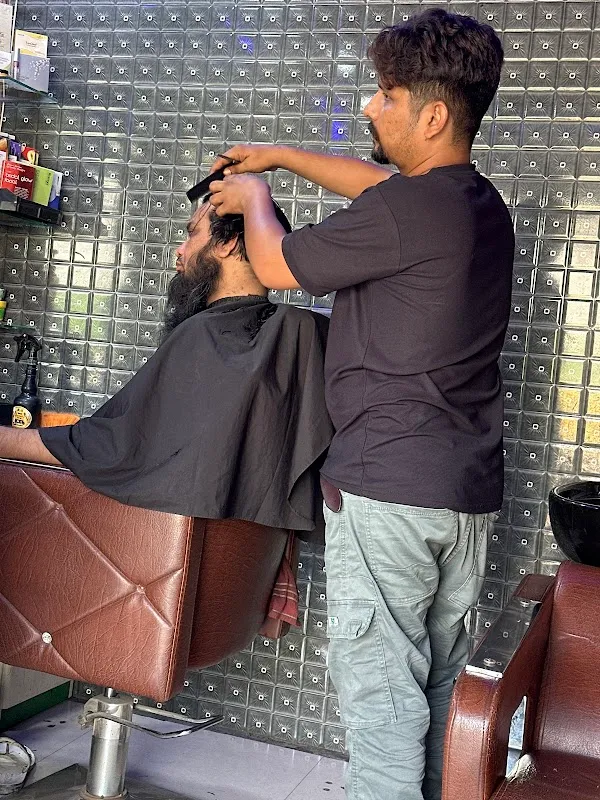 Rumi's Hair Cut unisex Saloon