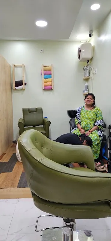 Laaibah Nails & Unisex Salon