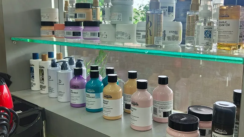 Laaibah Nails & Unisex Salon