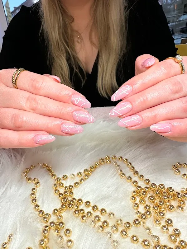 Jasmine Nails, Spa & Beauty - Mäster Samuelsgatan 71