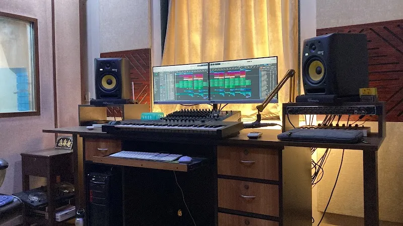 Lazuli studio (Laukik Morvekars recording studio)