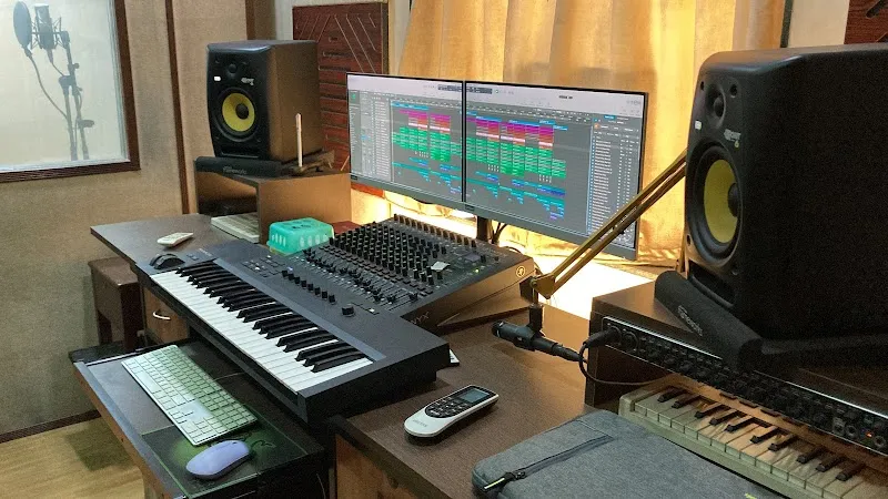 Lazuli studio (Laukik Morvekars recording studio)