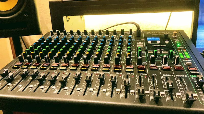 Lazuli studio (Laukik Morvekars recording studio)