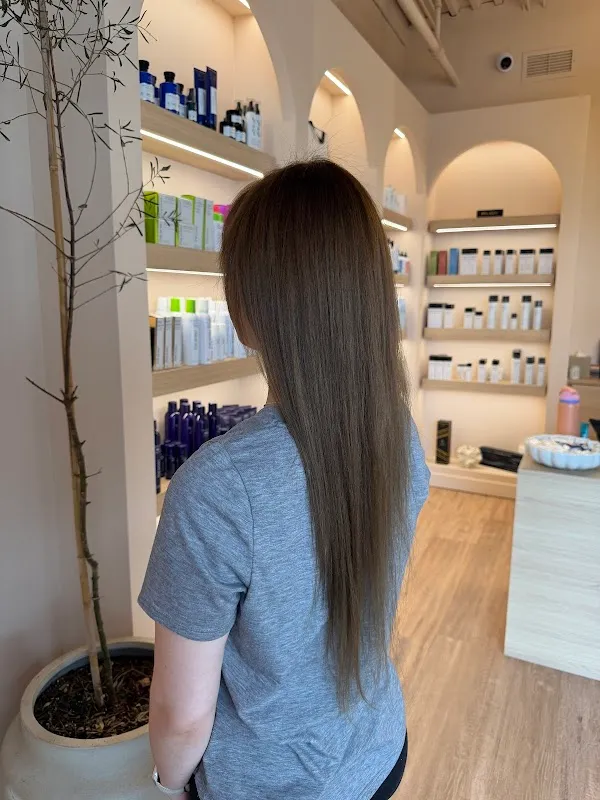Salon North West