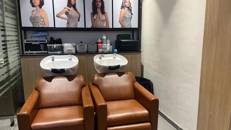 Lakme Salon For Him and Her in Goregaon East,Mumbai