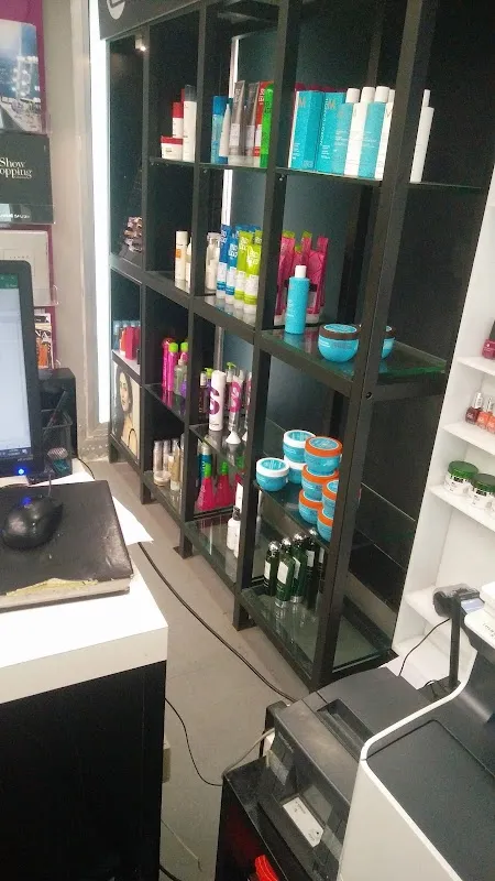 Lakme Salon For Him and Her in Goregaon East,Mumbai