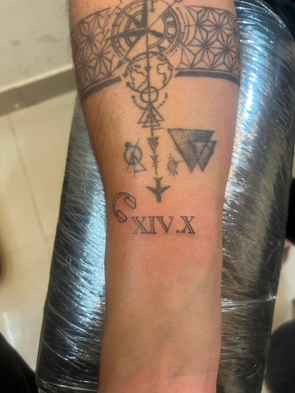 Colours Tattoo Piercing Studio