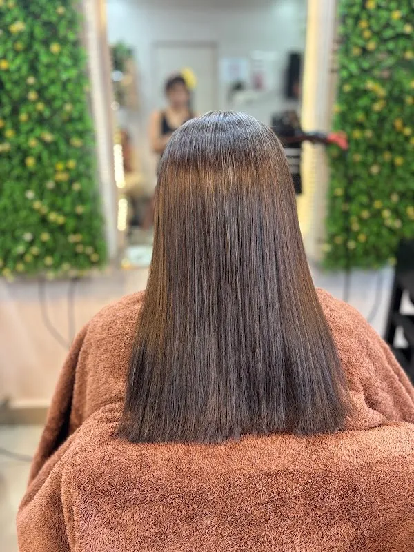 Aoura The Salon
