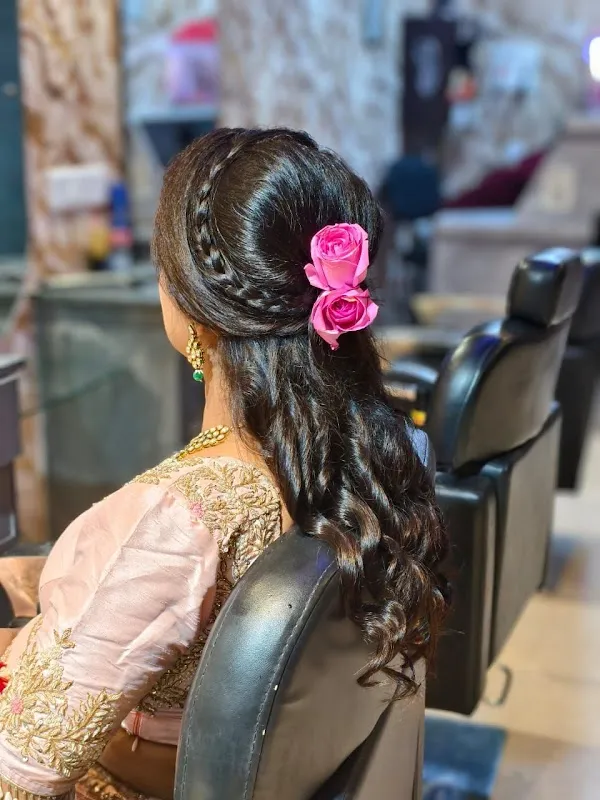 The Hair Lounge Unisex Salon