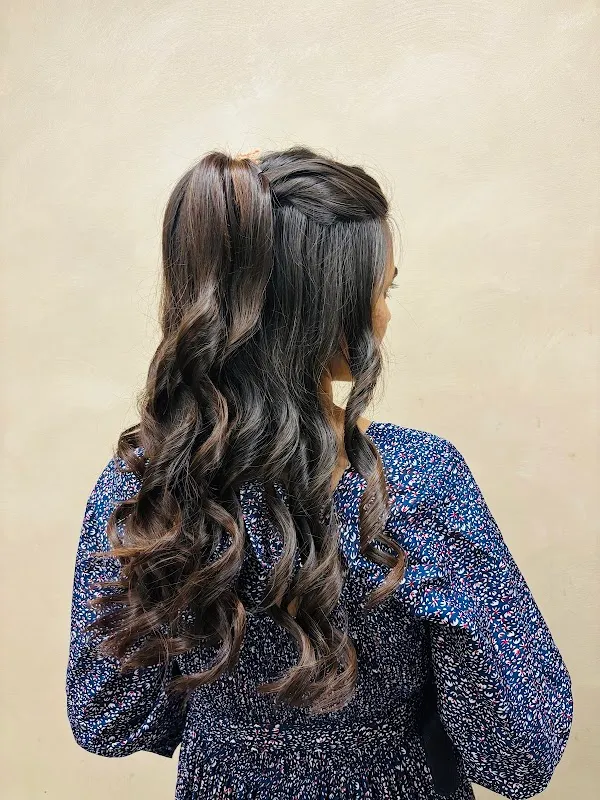 CUTS PROFESSIONAL UNISEX SALON