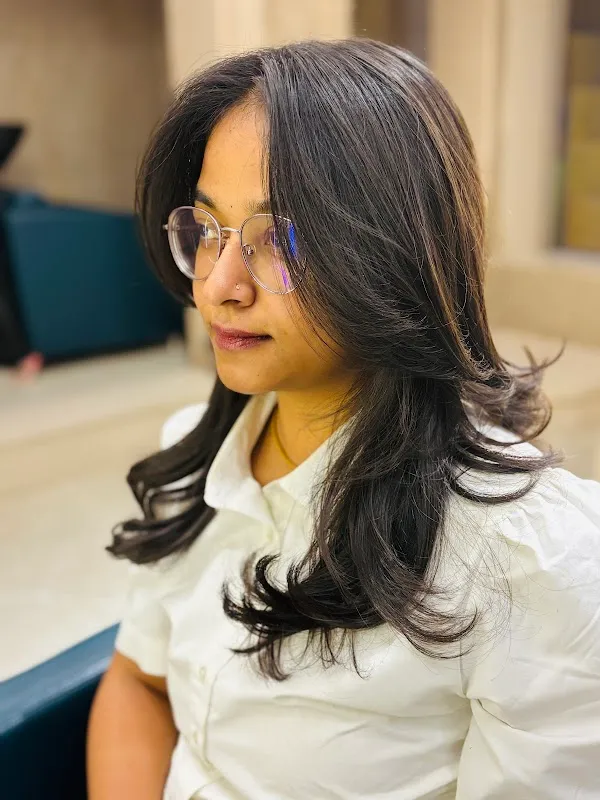 CUTS PROFESSIONAL UNISEX SALON