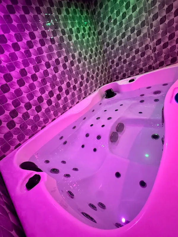 Icon Luxury Spa - Best Spa in New BEL Road
