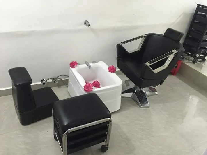 Varaahaas Beauty Salon