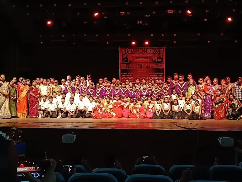 5 STAR DANCE SCHOOL