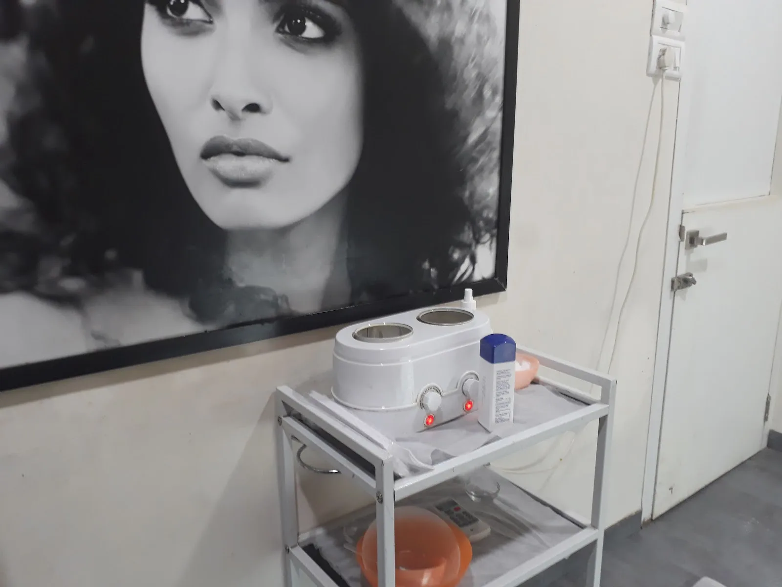 Lakme Salon in Hill Road Bandra,Mumbai
