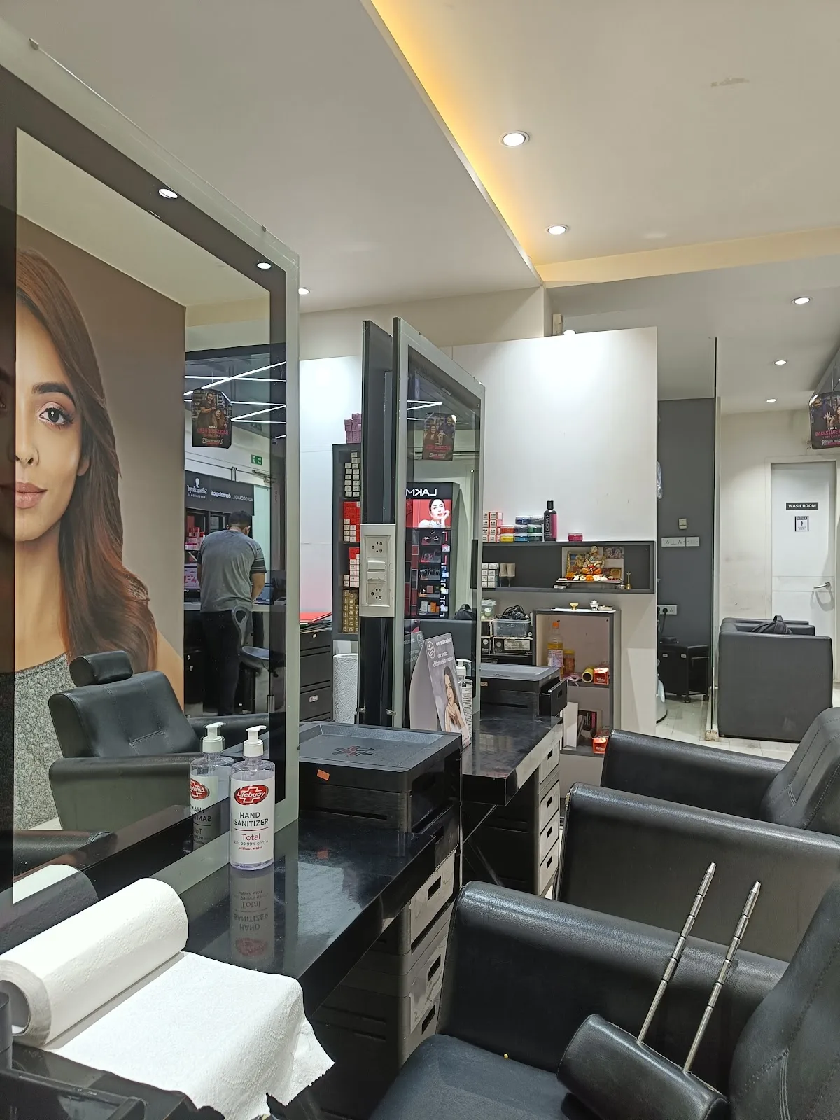 Lakme Salon in Hill Road Bandra,Mumbai
