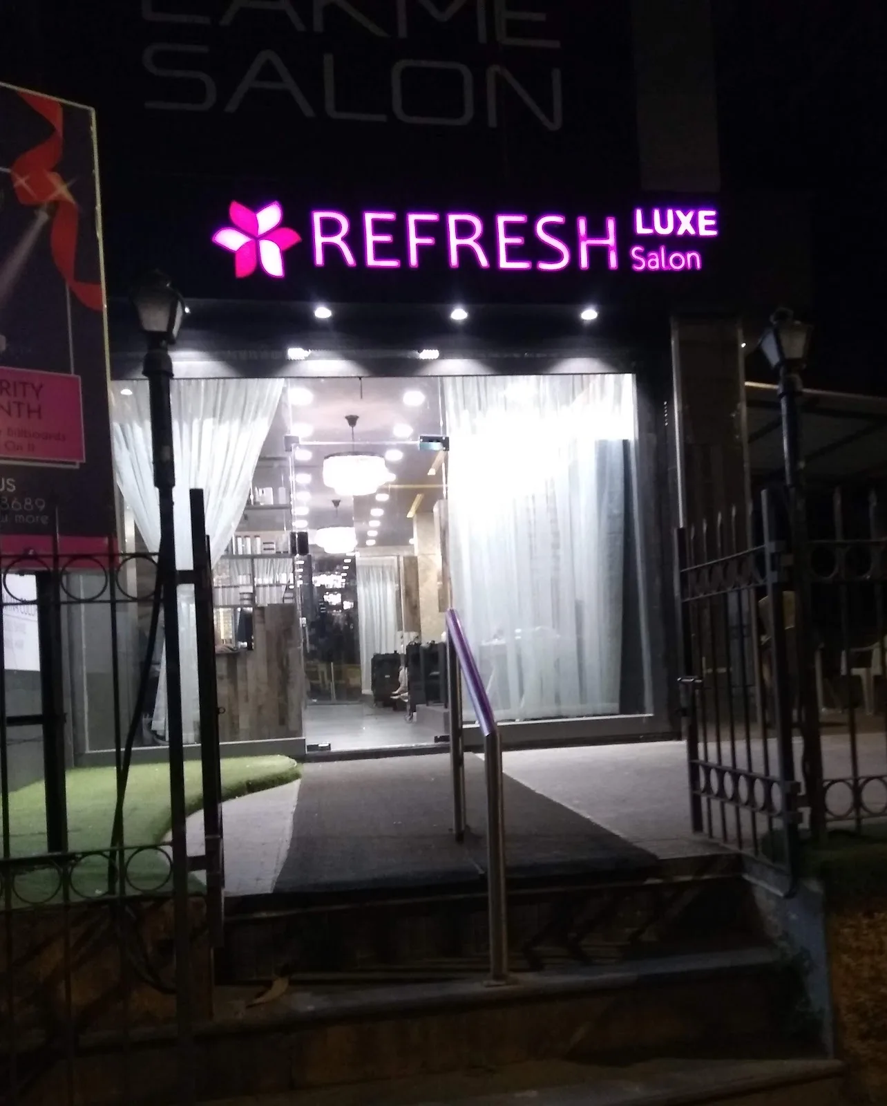 Lakme Salon in Hill Road Bandra,Mumbai