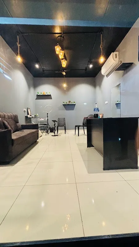 Aura Tattoo Studio & Piercing