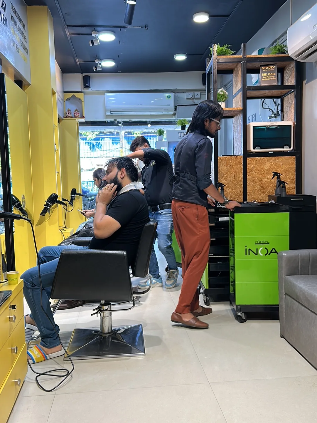 PonyUp Salon Laketown