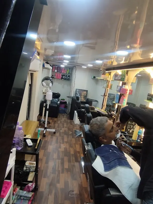 GLOW UP UNISEX SALON