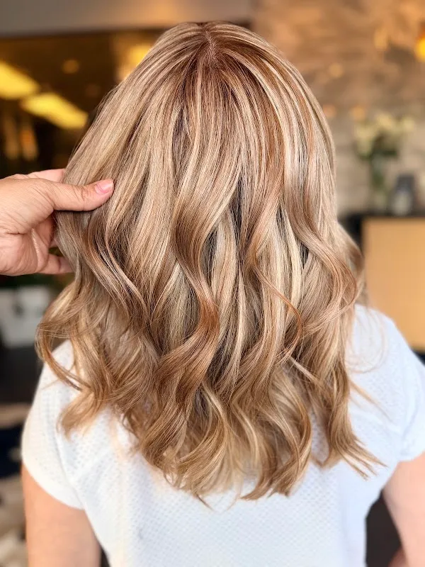 Signature Salon Of Woodbury