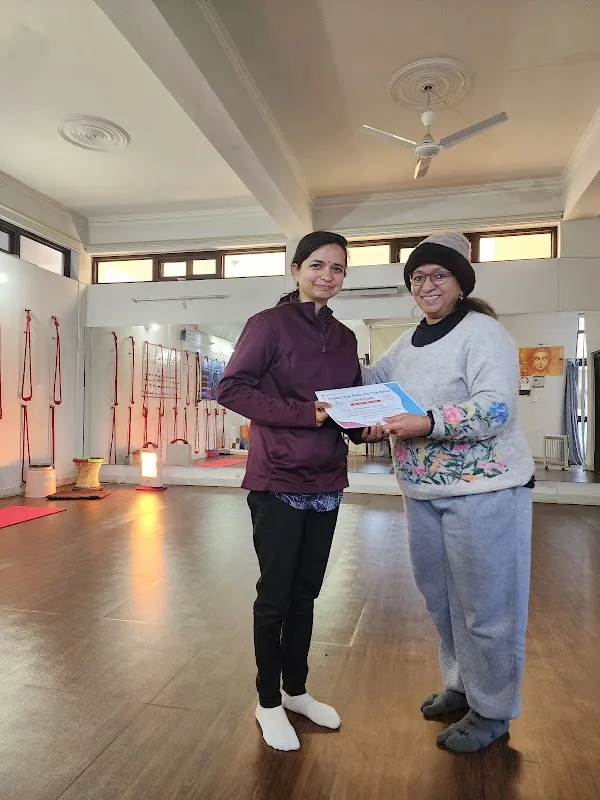 Vedanta Yoga Studio - The Yoga School