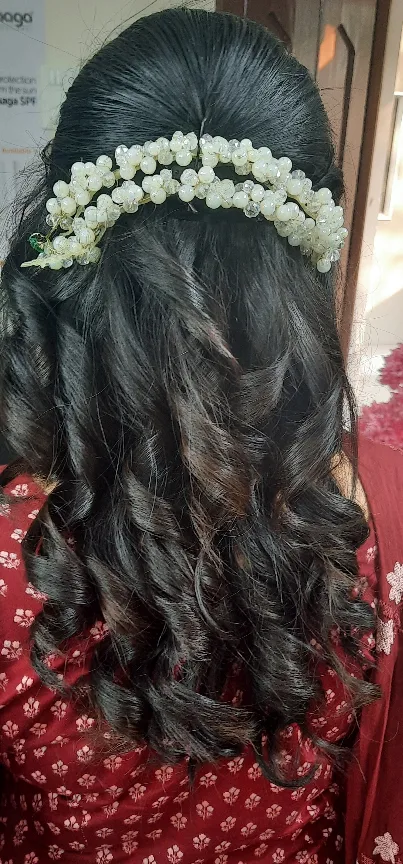 iBeauty Ladies' Salon & Makeup Studio & Training Institute