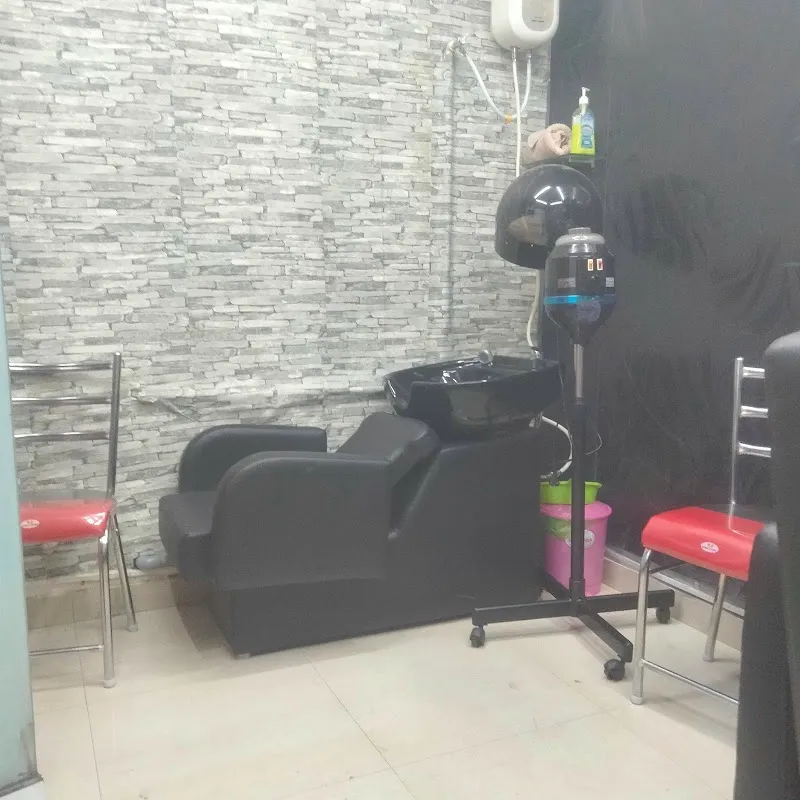 Ananya Beauty Parlour