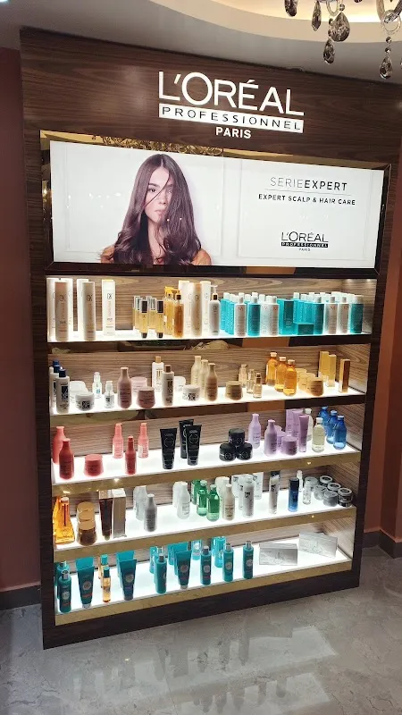 Looks Salon Jhansi