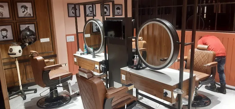 Looks Salon Jhansi