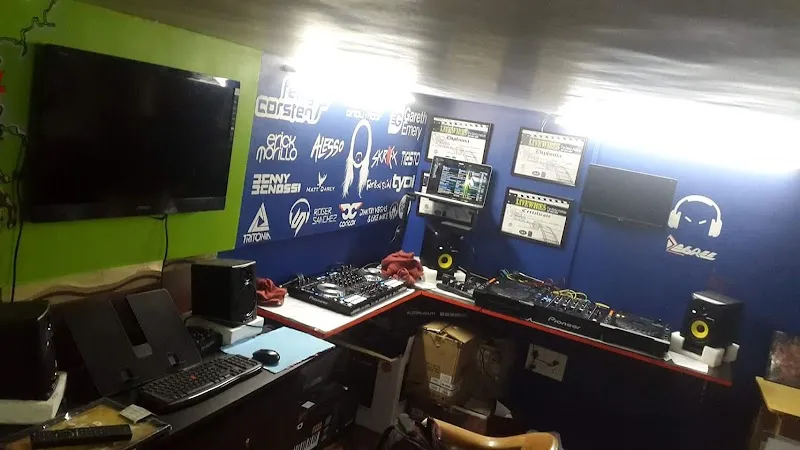 The Right Note studio