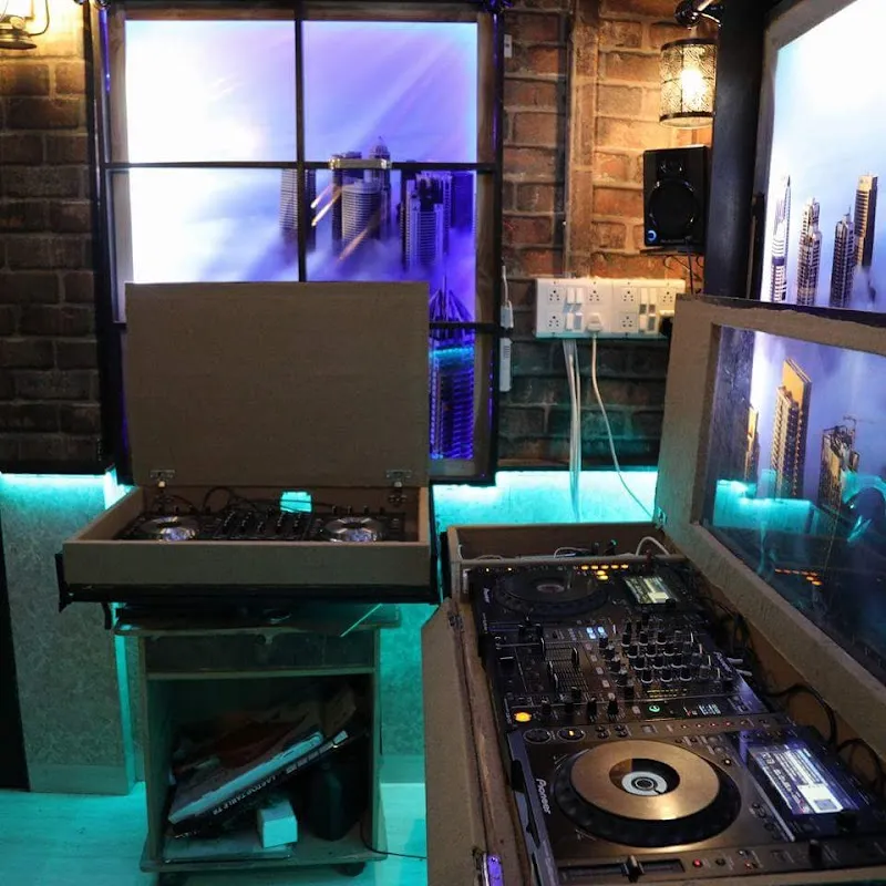 The Right Note studio