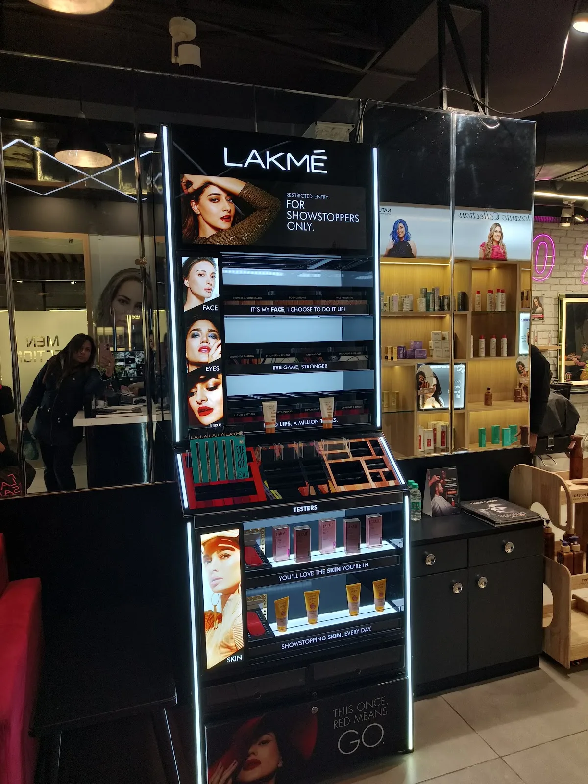 Lakme Salon For Him and Her in Tilak Nagar,Kanpur