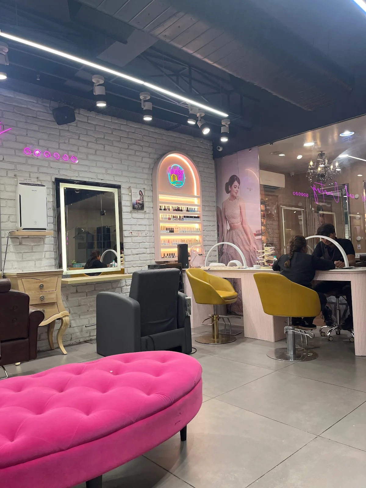 Lakme Salon For Him and Her in Tilak Nagar,Kanpur