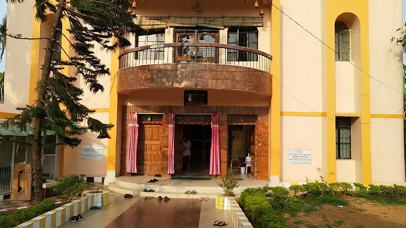 SATYANANDA YOGA VIDYALAYA