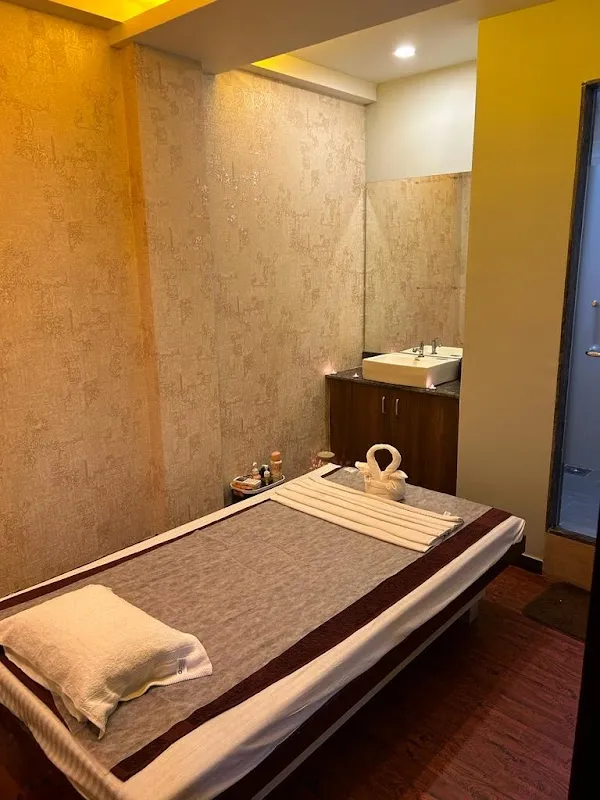Oceanic Spa Latur