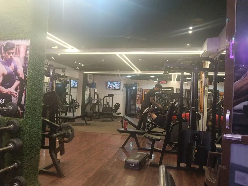 FIT GARAGE THE UNISEX GYM
