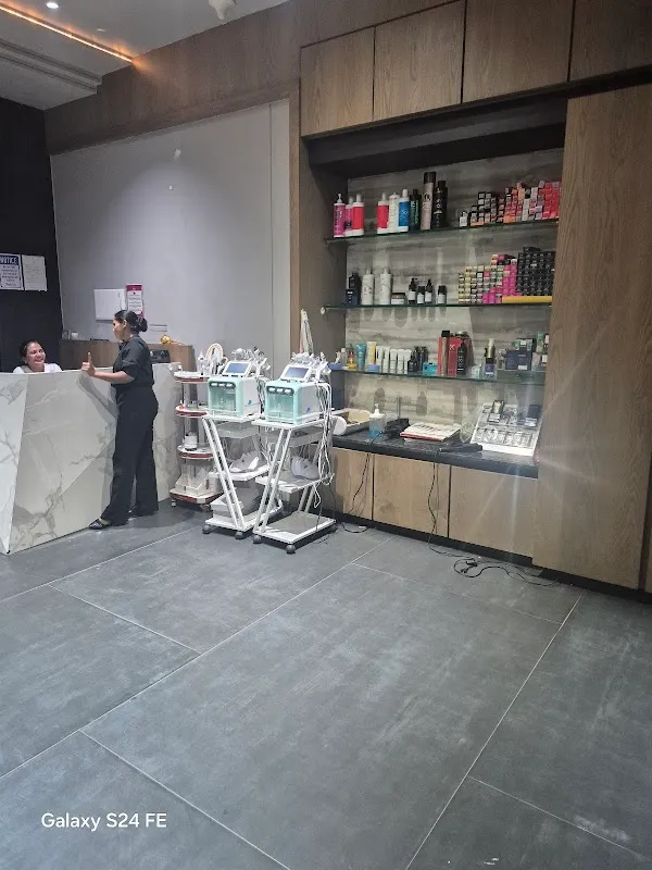 Zorro- The Family Salon - (Ulhasnagar)