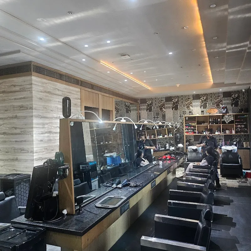 Zorro- The Family Salon - (Ulhasnagar)